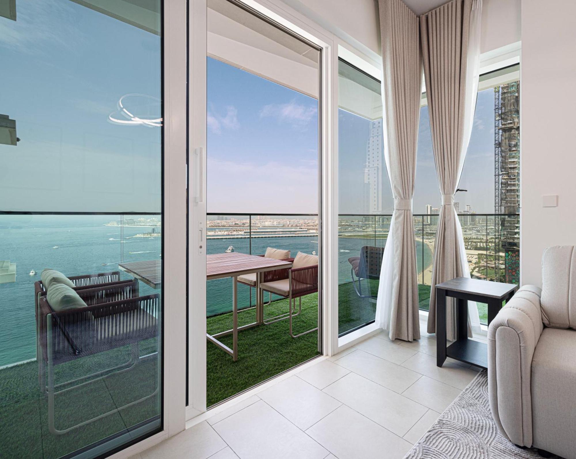 Excellent 2 Bedrooms With Sea View! Private Beach, La Vie In Jbr! Apartment